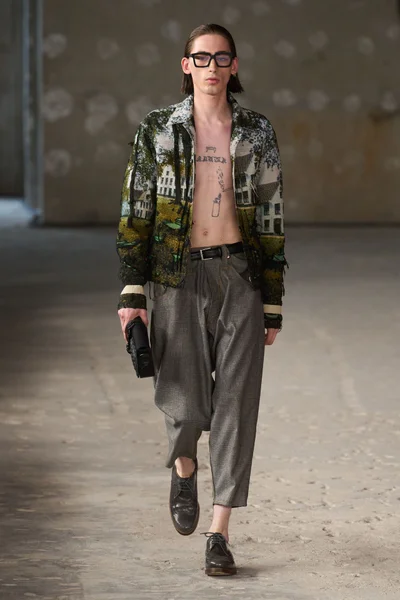 Look 37